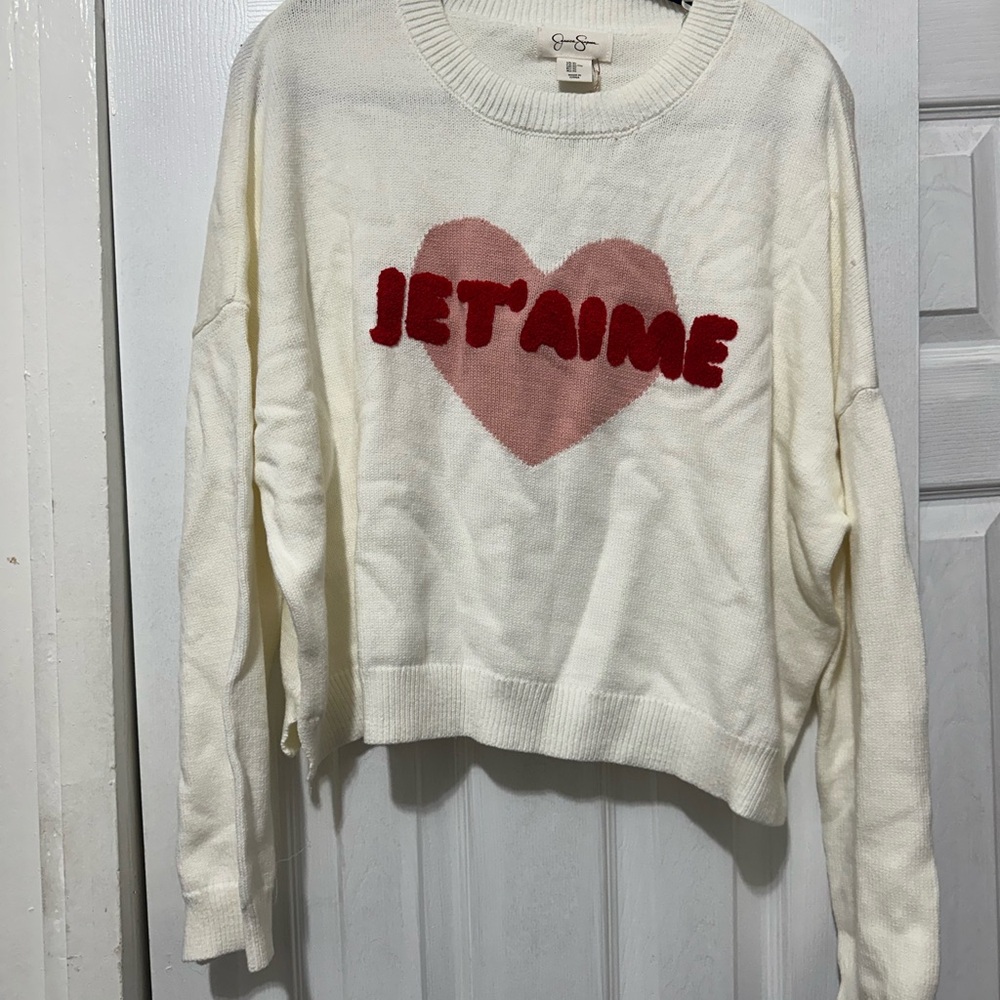 Cream Sweater with Heart and 'Je T'aime' Design